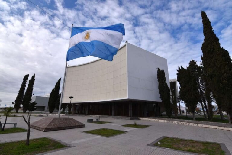 La Legislatura abrió el debate público sobre prohibir celulares en las cárceles de la provincia