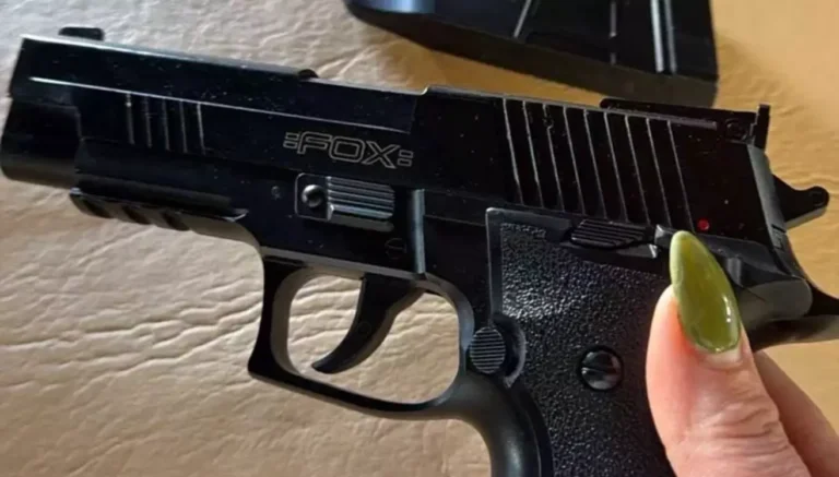 Alarma: un alumno llevó un arma de aire comprimido a la escuela y apuntó a sus compañeros