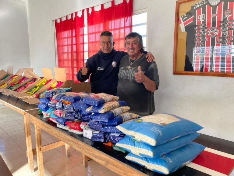 CAI Solidaria entregó donaciones al club Stella Maris tras el robo en su merendero