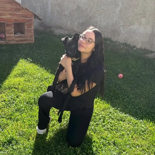 Final feliz: Tina, la cachorra del dispensario, fue adoptada por una de sus paseadoras