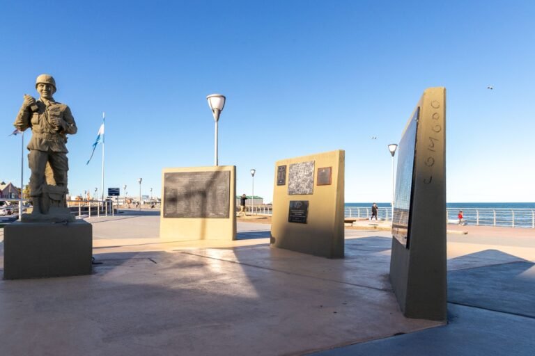 Vandalizaron el monumento al Soldado Almonacid y piden colaboración vecinal