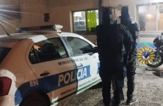 Estaba prófugo, salió a caminar y lo detuvieron en el barrio Quirno Costa