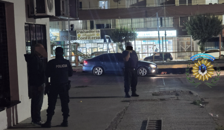 Intentó trepar un paredón de tres metros para ingresar a una casa y terminó detenido