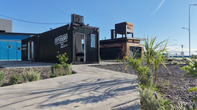 La nueva Estación Náutica marca un antes y un después en los servicios turísticos de la Costanera