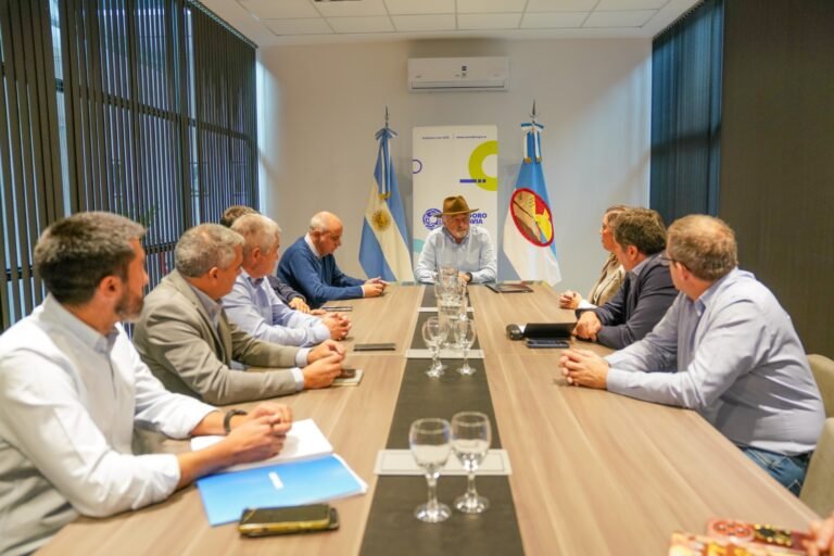 Camuzzi se comprometió a avanzar con obras en conjunto con el Municipio