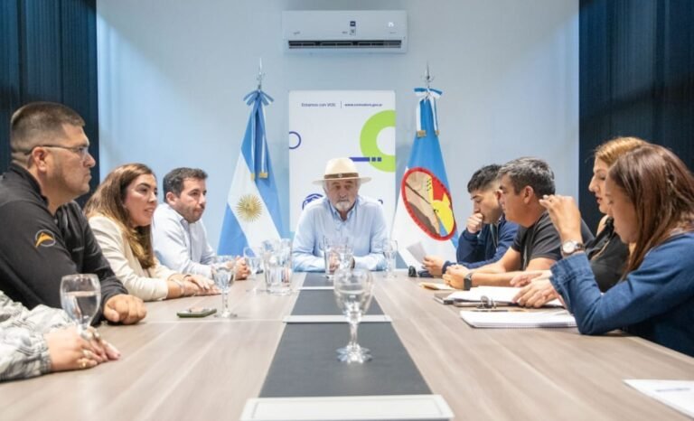 Cloacas, gas y cordón cuneta: presentaron proyectos para vecinos de Los Bretes