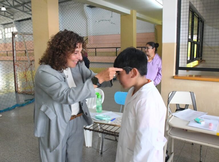 “Ver para ser libres”: 4.600 controles y más de 4.000 anteojos entregados