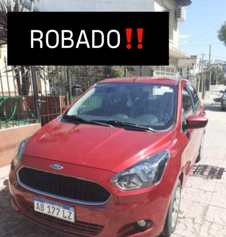 Le robaron el auto en pleno Centro y pide ayuda para recuperarlo