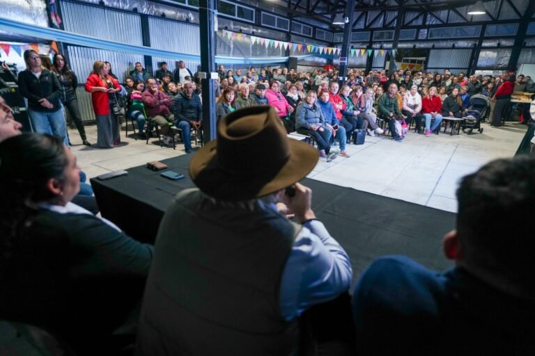 Firman la redeterminación de contratos para avanzar con la mensura en Km 17