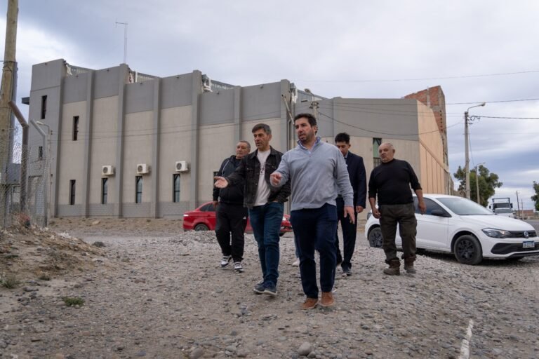 Completarán el pavimento en el nuevo sector comercial del barrio San Cayetano