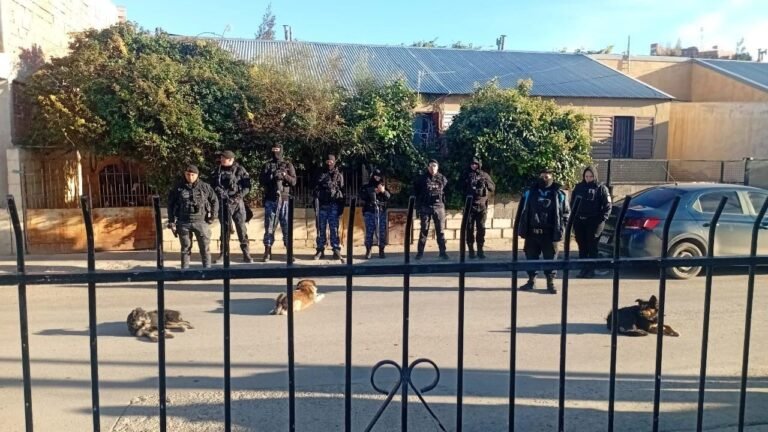 Violencia, amenazas y destrozos en un allanamiento: “No tenemos nada que ver con los Nieves”