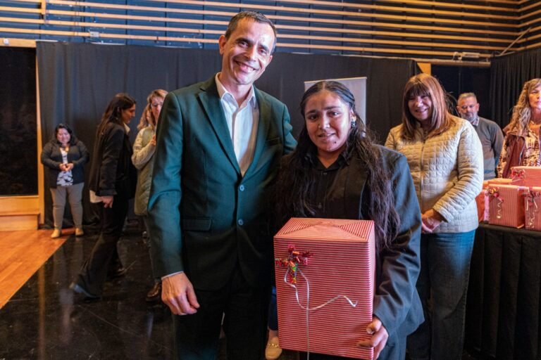 Reconocieron a contribuyentes por el pago anual de impuestos