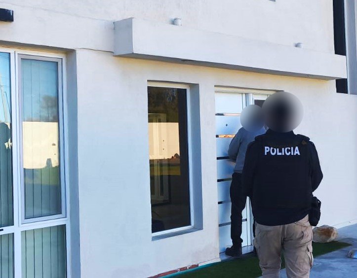 Allanamientos por amenazas escolares: identifican a los menores involucrados