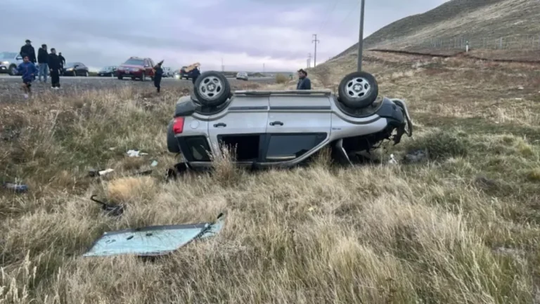 Fatal vuelco en Ruta 40: una mujer murió y hay menores heridos