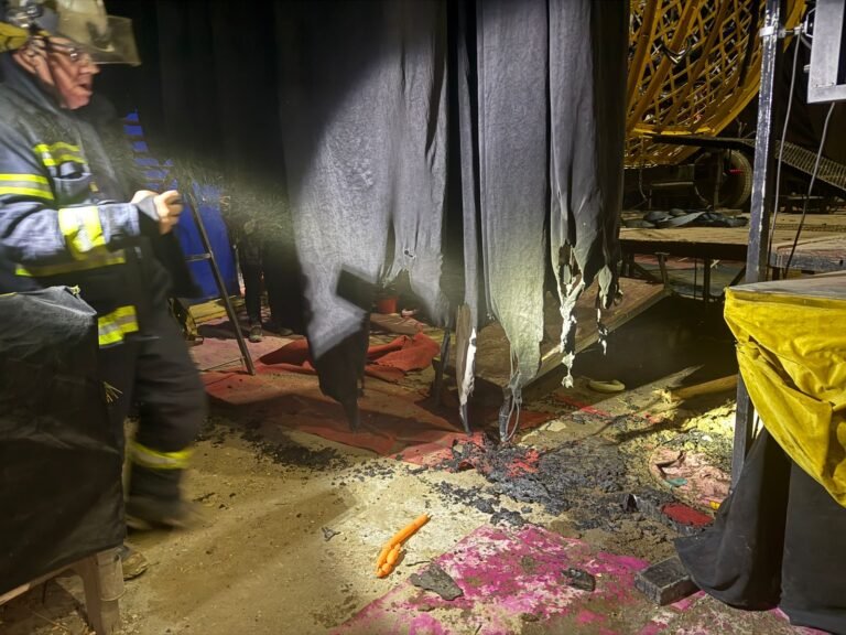 Lo despidieron del circo, desató un incendio y casi es agredido por otros empleados