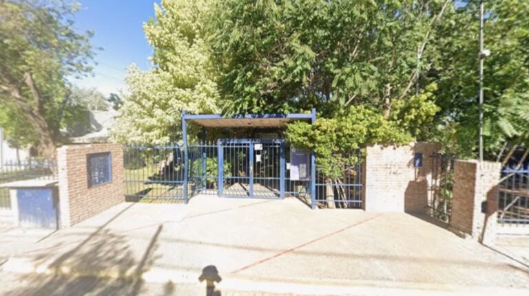 Pánico en un colegio: un alumno de 14 años amenazó con matar a sus compañeros