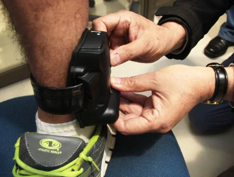 Insólito: imputado por homicidio ofreció pagar su tobillera para acceder a la domiciliaria