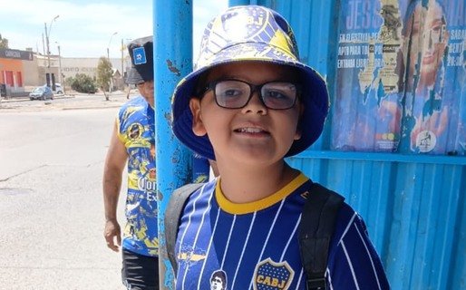 Ante la falta de cobertura, una madre organiza un bingo para pagar el tratamiento de su hijo