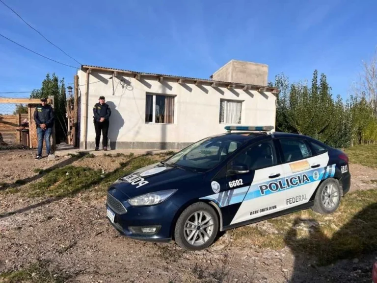 Condenaron a madre e hijo por explotar y torturar a un anciano en Paso de Indios