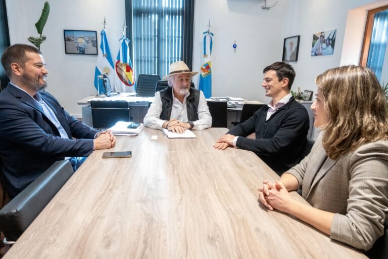 PECOM proyecta su desembarco en Manantiales Behr y prevé un crecimiento sostenido de la producción