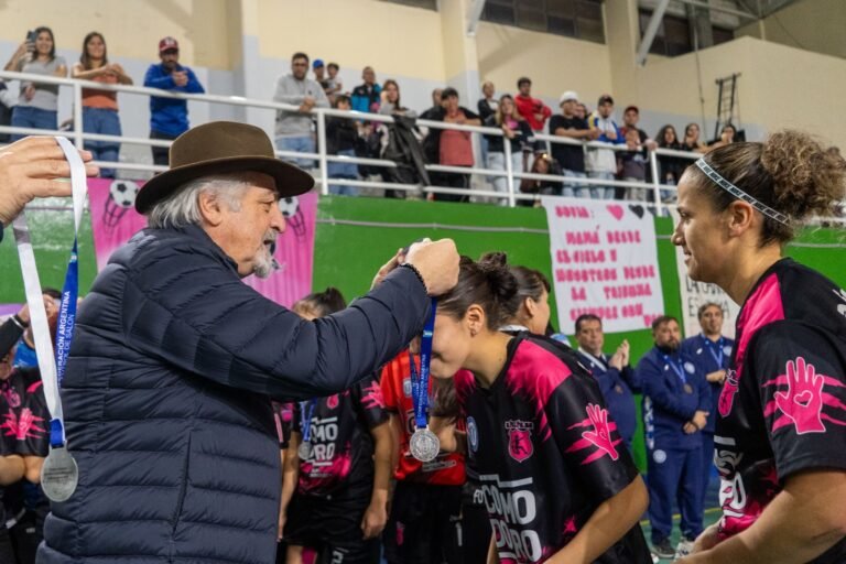 Comodoro albergó el Torneo de Futsal Femenino y quedó entre los tres mejores