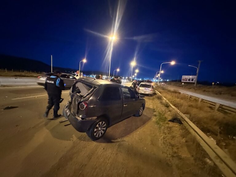Choque en cadena en Ruta 3 dejó una conductora lesionada