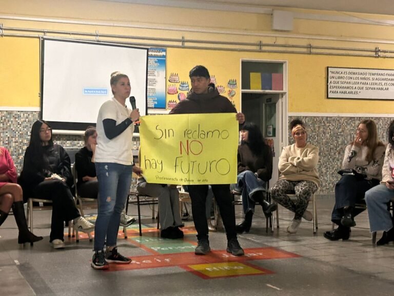 Alumnos del ISFD N°802 exigen respuestas por el terreno cedido para la institución