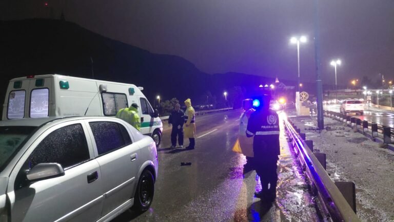 Choque entre dos vehículos en Ruta 3 generó desvíos en el tránsito
