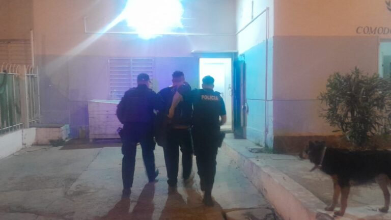 Iba ebrio, huyó tras chocar dos autos y volvió a impactar contra otros vehículos