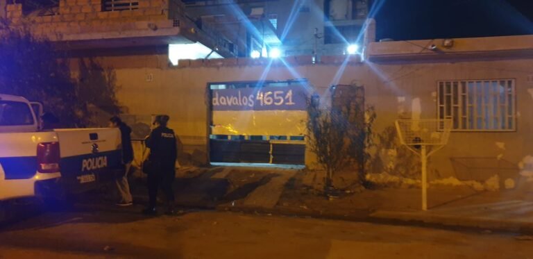 Violó una medida judicial y cayó por las escaleras al intentar escapar