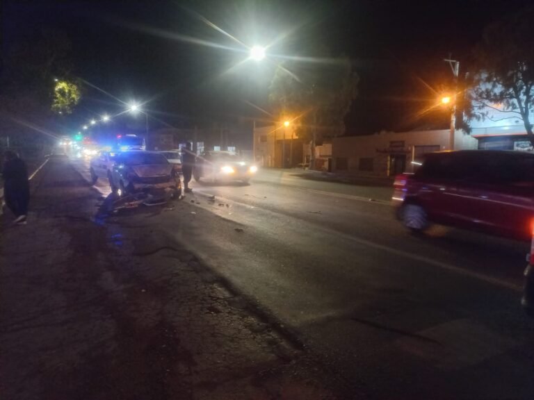 Choque en Yrigoyen y Estados Unidos: dos vehículos quedaron dañados