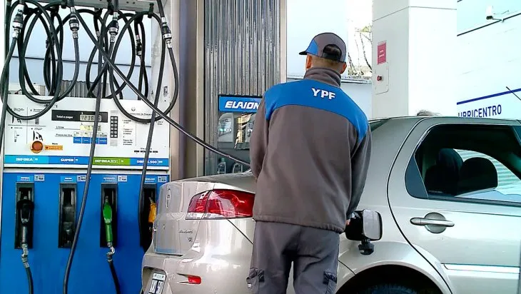 YPF aumentó el precio de los combustibles y lo mantendrá estable por 45 días