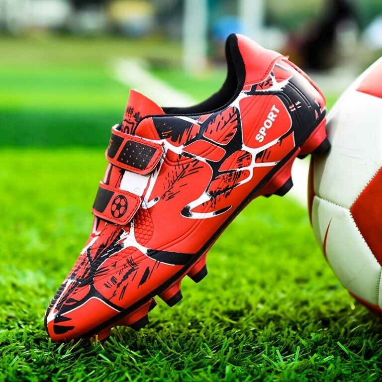 Buscan botines en buen estado para que más chicos puedan jugar al fútbol