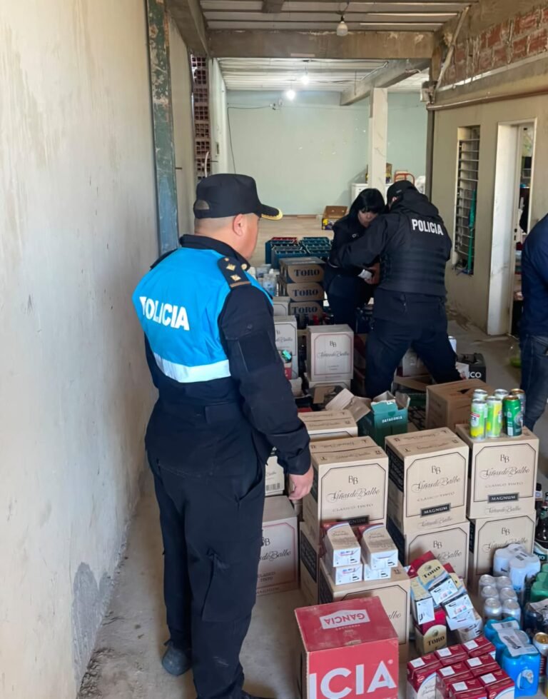 Desbaratan un local clandestino de venta de alcohol en Km.8