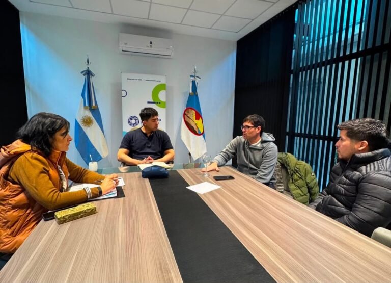 ​El Municipio y el IPV coordinan acciones técnicas para comenzar la obra en LU4
