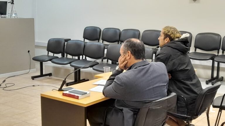 Cuatro meses de prisión para Uribe tras ser detenido con drogas, un arma y municiones