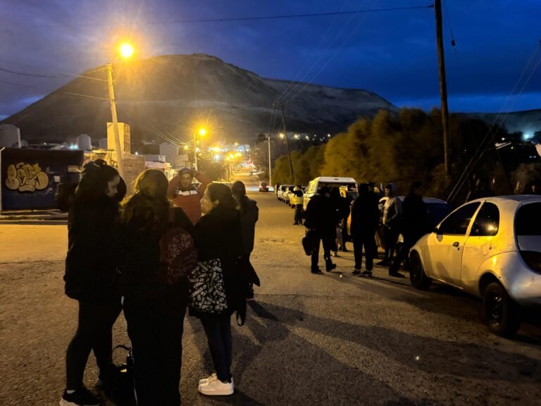 Protesta por falta de respuestas tras 5 meses del deslizamiento del Cerro Hermitte