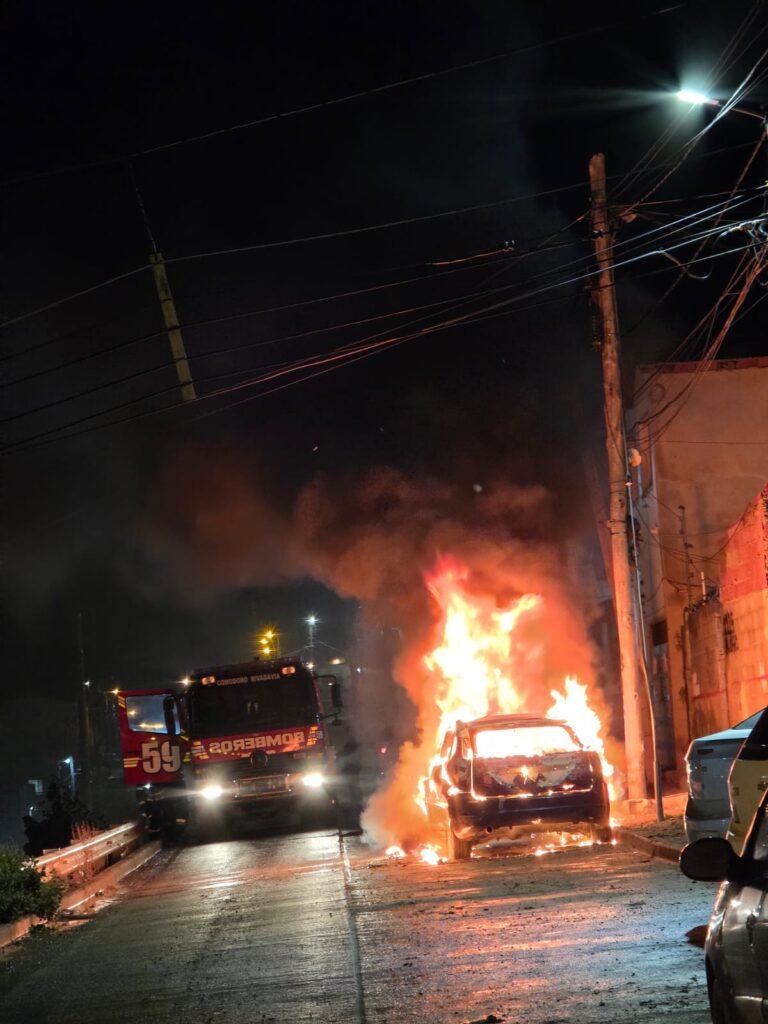 Incendiaron un vehículo y sospechan que se trató de un ataque