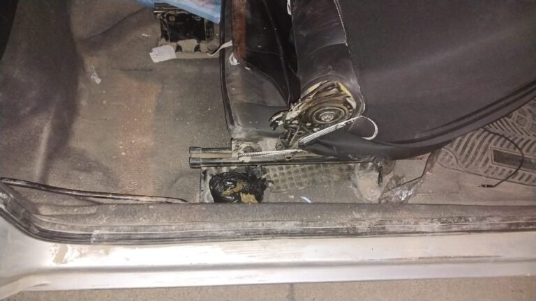 Realizaban un control de rutina y encontraron droga dentro de un vehículo
