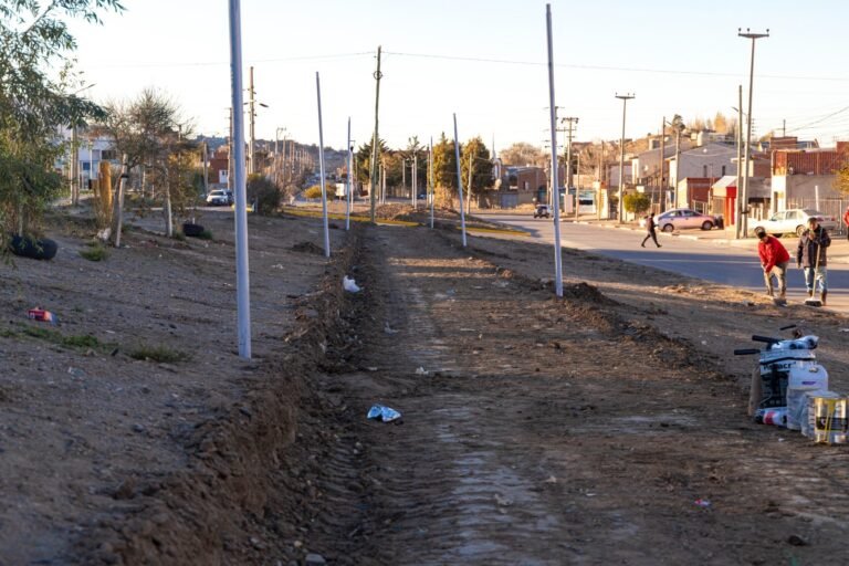 Avanza la construcción de un paseo peatonal en el barrio Máximo Abásolo