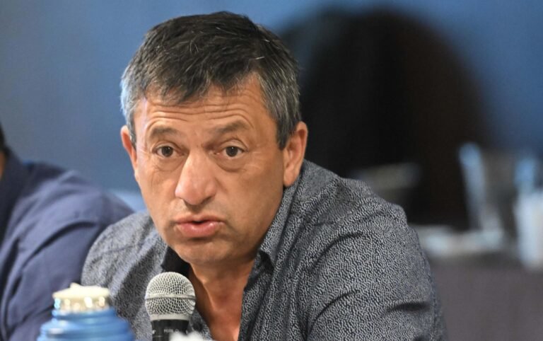 Reyes defendió la entrega de tierras de YPF a los clubes de Comodoro