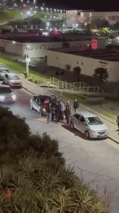 Discutieron a la salida de un boliche, lo empujaron en la calle y terminó atropellado