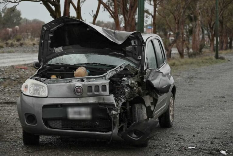 Choque frontal en Ruta 25: una conductora resultó con heridas graves