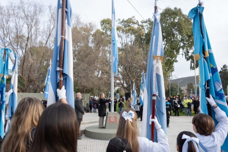 Rada Tilly conmemoró el aniversario de la Declaración de la Independencia con un emotivo acto 