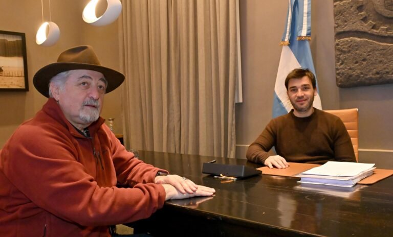 Acuerdo entre Provincia y Comodoro para dar una solución definitiva a los damnificados del cerro Hermitte