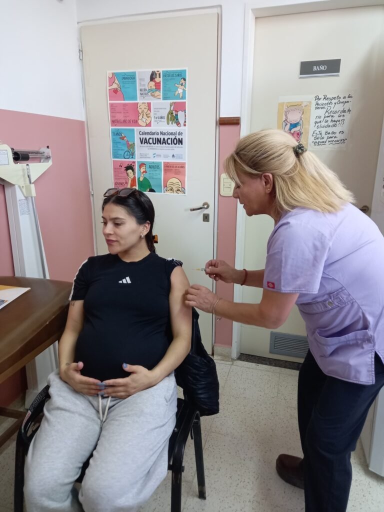 Más de 1.700 embarazadas se vacunaron para proteger a sus bebés de la Bronquiolitis y la Neumonía