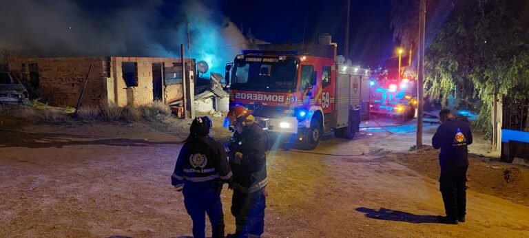 Pérdidas totales y un niño con quemaduras tras el incendio de una vivienda