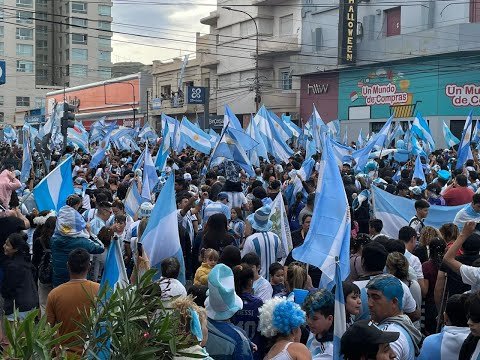 Histórico festejo: 70 mil personas coparon el Centro tras el triunfo de Argentina