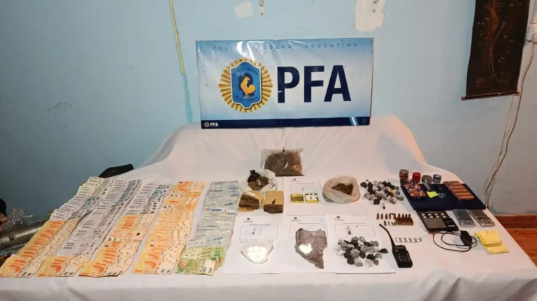 Golpe al narcotráfico: secuestraron más de un kilo de droga en el barrio Máximo Abásolo