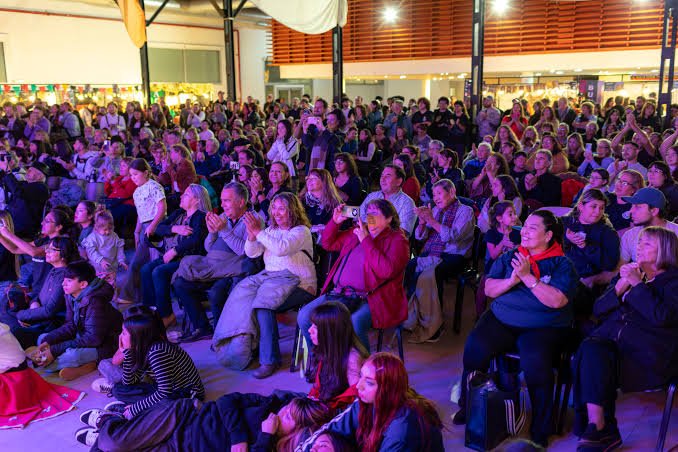 El Centro Cultural Comodoro vivirá una nueva edición de la Noche de Pioneros con danzas, música y comidas típicas